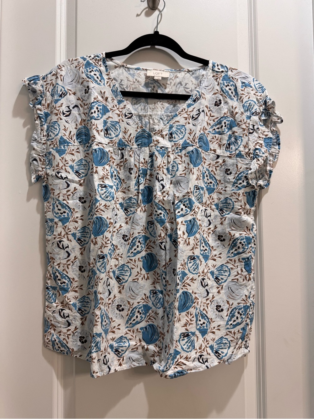 LOFT White Floral Top Large VNeck Ruffled Sleeves Armpit To Armpit 24”Length 26”
